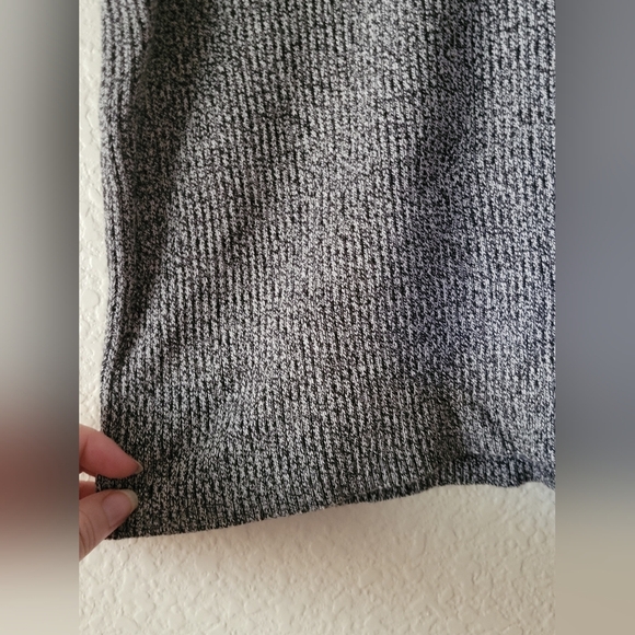 Kim Rogers Sport Gray Short Sleeved Sweater Size Large Petite - Picture 3 of 9